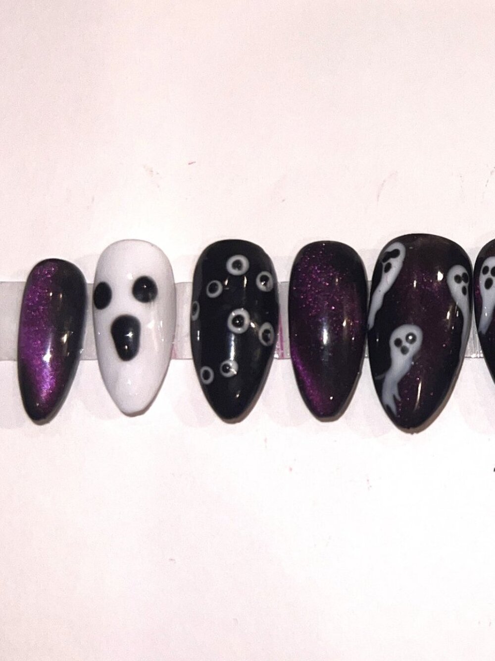Spooky Ghost Press on Nails